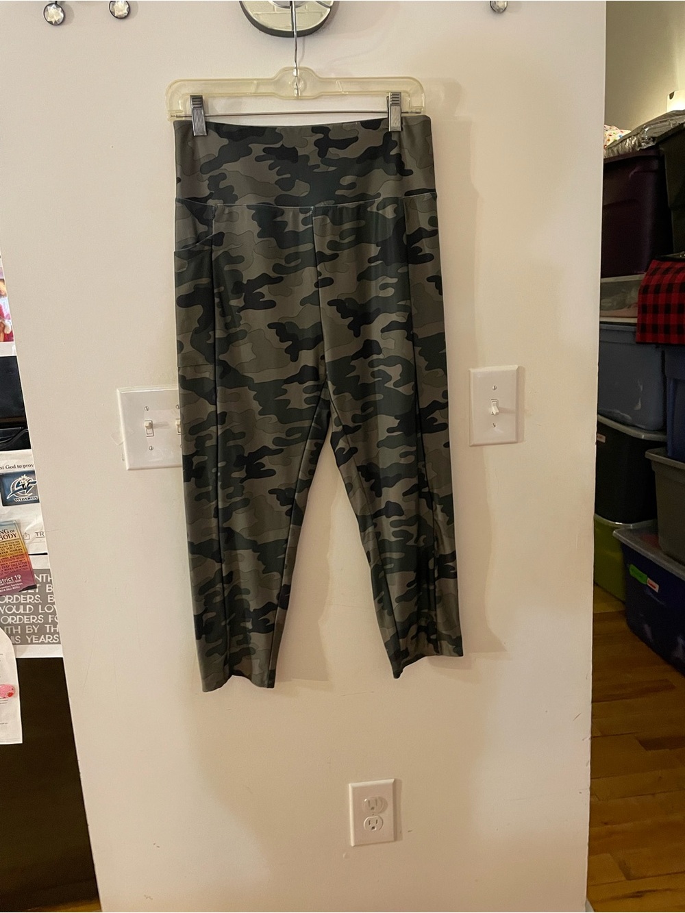 Two Tie-Dye Camo Women’s Bottoms Size L Zone Pro Camo - Green & Black